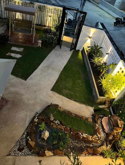 34 Independent courtyard garden-style container homestay near MRT - image 21