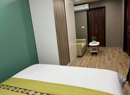 34 Independent courtyard garden-style container homestay near MRT - image 25