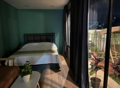34 Independent courtyard garden-style container homestay near MRT - image 30