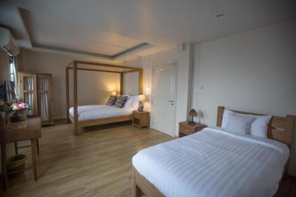 Vera Nidhra - Self check-in after 7pm - image 21