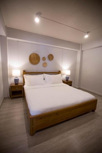 Vera Nidhra - Self check-in after 7pm - image 22