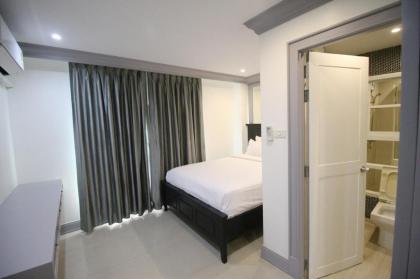 SASHA HOUSE - image 29