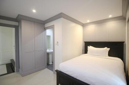 SASHA HOUSE - image 30