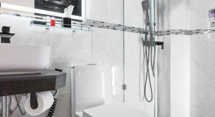 Thonglor Suites Hotel - image 24