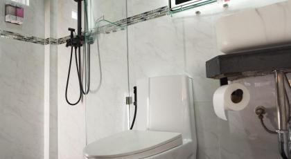 Thonglor Suites Hotel - image 29