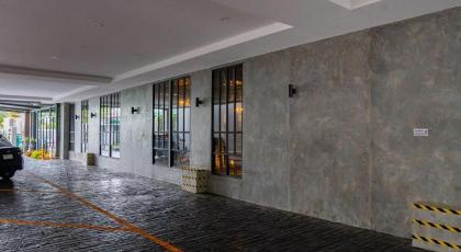 J Place Hotel - image 30