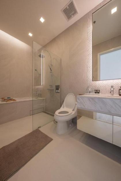 Spacious / Stylish / Modern / City-Centre - image 29