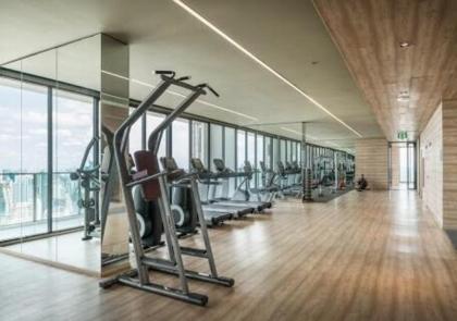 Rooftop pool gym luxury cozy studio Free Wifi  612 - image 24