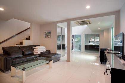 Breezy Haus in Asoke: Pool walk to BTS/MRT: Spc II - image 28