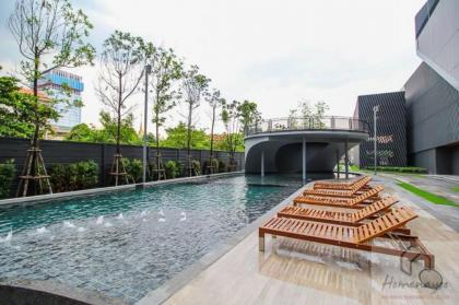 Resort style condo high floor studio pool view - image 28