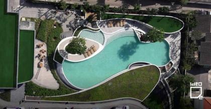 Resort style condo high floor studio pool view - image 29
