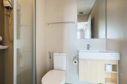 Lumpini Suite Hotel - image 22