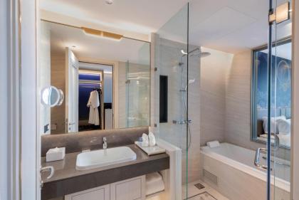 Grande Centre Point Surawong Bangkok - image 22