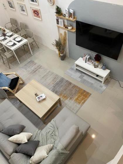 1 minute walk to BTS skytrain/ 6bed 7bath - image 26
