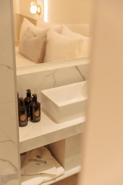 CORRIDOR 2407 - image 27