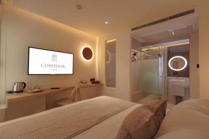 CORRIDOR 2407 - image 29
