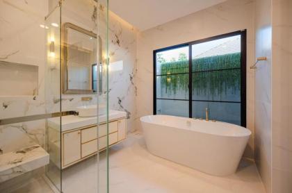 15min to City Bloomsbury Rama9 Luxury Big House - image 22
