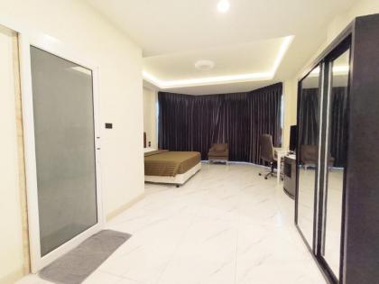 Five bedroom pool villa - image 29