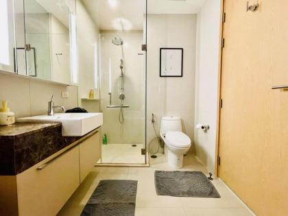 Luxury 2BR on the Clouds in Prime area Bangkok - image 28