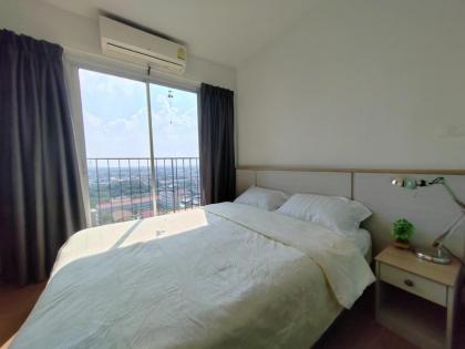 Peacefully River front city home refreshing oasis - image 25