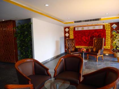Pohseen Grand Palace Hotel - image 8